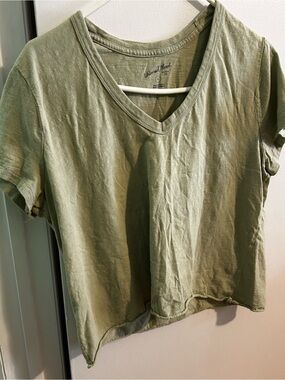 Universal Thread V-Neck Tee in Light Sage